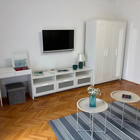 Vela Apartment *