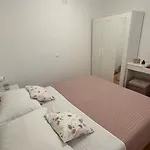 Vela شقة *
