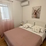 Vela * ماكارسكا